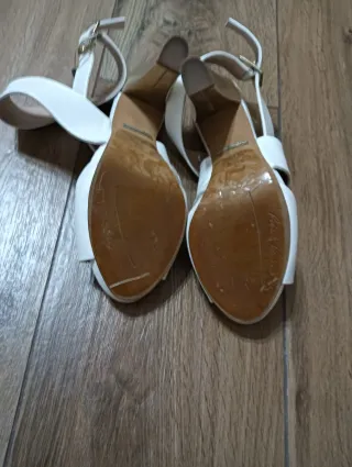 Zapatos tacón Roberto Verino blancos