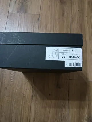 Zapatos tacón Roberto Verino blancos