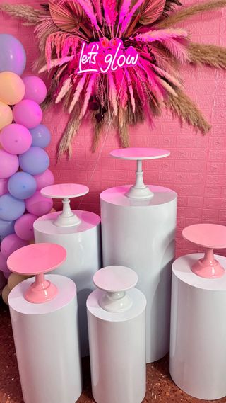 ALQUILER ARCOS, MESAS, SOPORTES DECORACIÓN FIESTAS