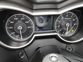 YAMAHA X-MAX 300 2021 13393 kms.