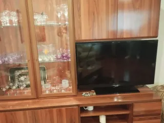 Armario salon madera y cristal