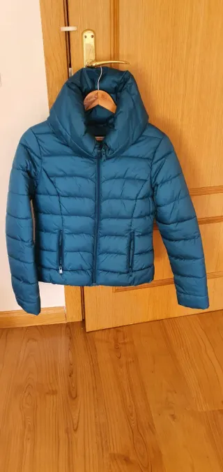 Cazadora acolchada azul verdoso