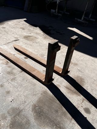 Pinzas carretilla torito para palets.