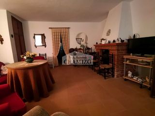 CASA DE CAMPO TERRENO DE REGADIO CON LUZ Y PISCINA