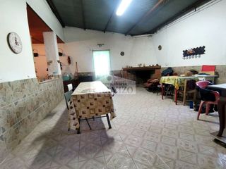 CASA DE CAMPO TERRENO DE REGADIO CON LUZ Y PISCINA