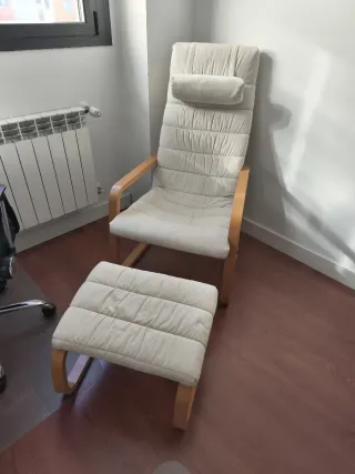 Sillón/butaca beige con reposapiés