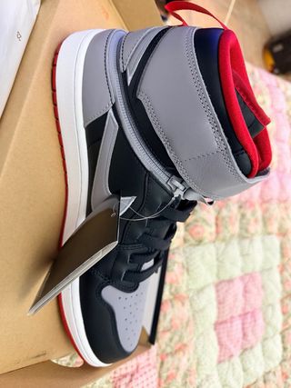 Air Jordan 1 Hi Flyease Negro Gris