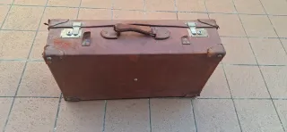 Maleta antigua de cuero