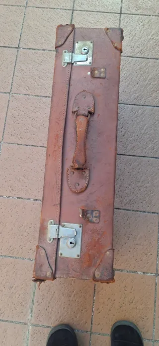 Maleta antigua de cuero