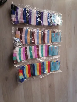Calcetines de dedos a rayas sin usar