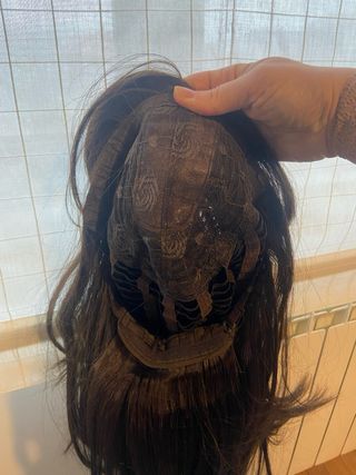 Peluca sintética castaña