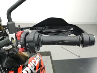 DUCATI HYPERMOTARD 698 MONO 2024 3100 kms.