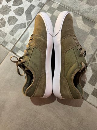 Zapatillas Carhartt verdes y naranjas