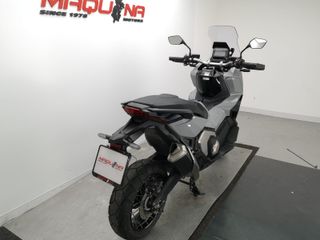 HONDA X-ADV 2022 7966 kms.
