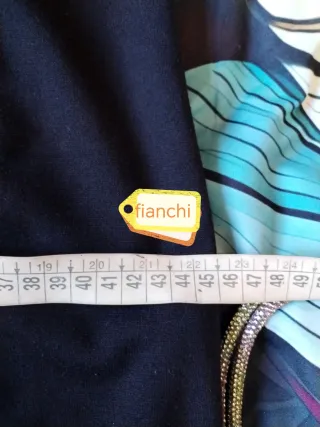 Abito nero con fantasia animalier