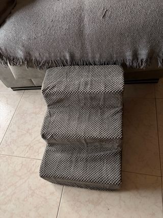 Escalera para mascotas gris