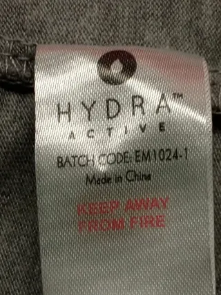 Camiseta cuello alto gris