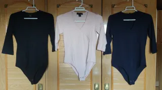 Lote 3 bodys (negro, azul y rosa)