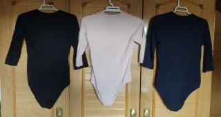 Lote 3 bodys (negro, azul y rosa)