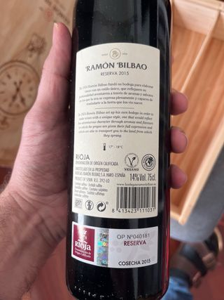 Scatola di legno con 2 bottiglie Ramón Bilbao Reserva 2015