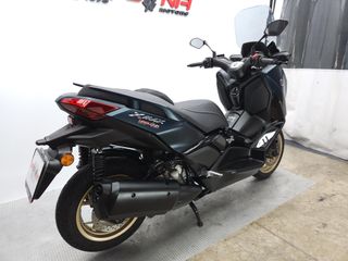 YAMAHA X-MAX 300 TECH MAX 2023 5032 kms.