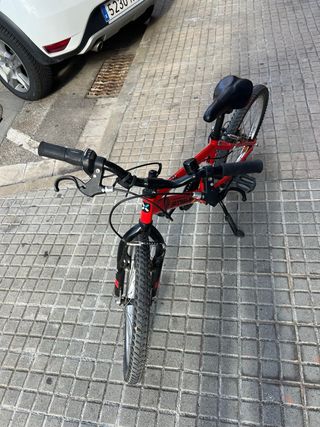 Bicicleta infantil Btwin roja