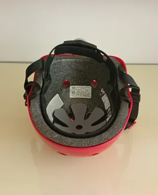 Casco y protecciones Mickey Mouse Disney