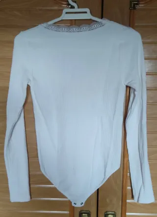 Body Stradivarius manga larga encaje