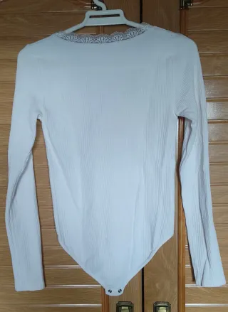 Body Stradivarius manga larga encaje