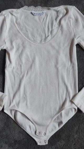 Body Stradivarius manga larga encaje