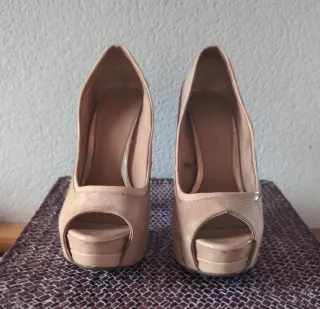 Tacones Bershka plataforma beige/rosa