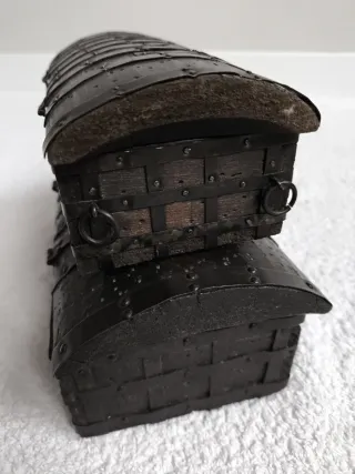 2 ANTIGUOS COFRES BAÚLES HIERRO Y MADERA VINTAGE