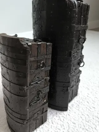 2 ANTIGUOS COFRES BAÚLES HIERRO Y MADERA VINTAGE