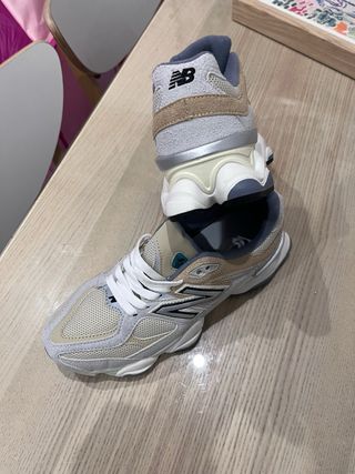 Zapatillas New Balance 9060 a estrenar Talla 37.