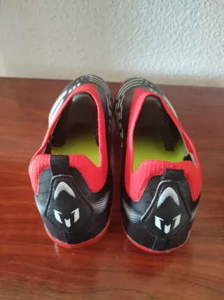 Botas de fútbol Predator sin cordones Messi