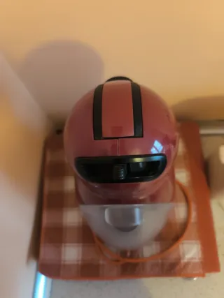 Cafetera roja Nescafé Dolce Gusto Roja