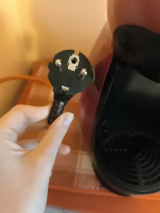 Cafetera roja Nescafé Dolce Gusto Roja