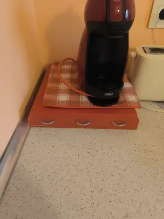 Cafetera roja Nescafé Dolce Gusto Roja