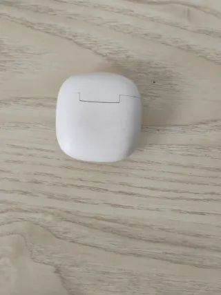 Auriculares inalámbricos blancos