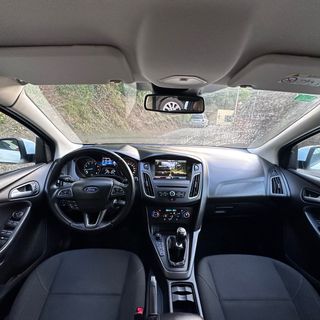 Ford Focus  Familiar  2015