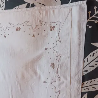 Juego sábanas antiguas de hilo bordadas.Cama doble