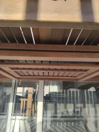 Mesa de jardín extensible de madera