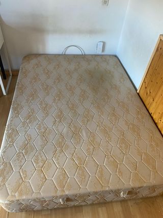 Canapé abatible beige y marrón