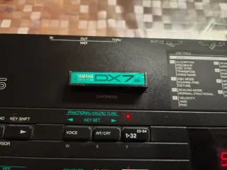 Sintetizador Yamaha DX7s Vintage