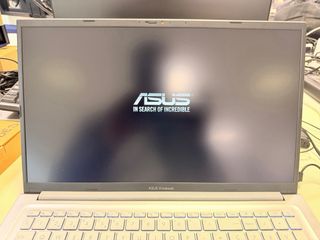 Portátil Asus Vivobook Plata - BIOS Bloqueada