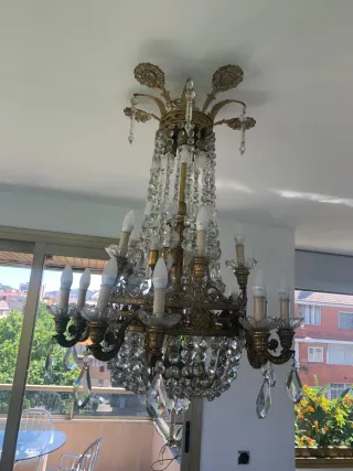 Lámpara antigua de bronce y cristal