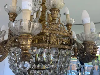 Lámpara antigua de bronce y cristal