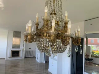 Lámpara antigua de bronce y cristal