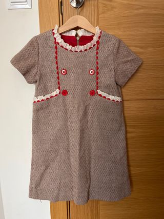 Vestido infantil marrón y rojo