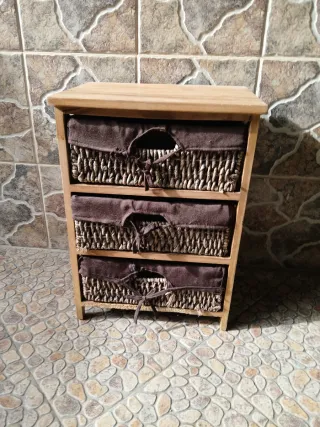 Mueble auxiliar 3 cajones mimbre y madera